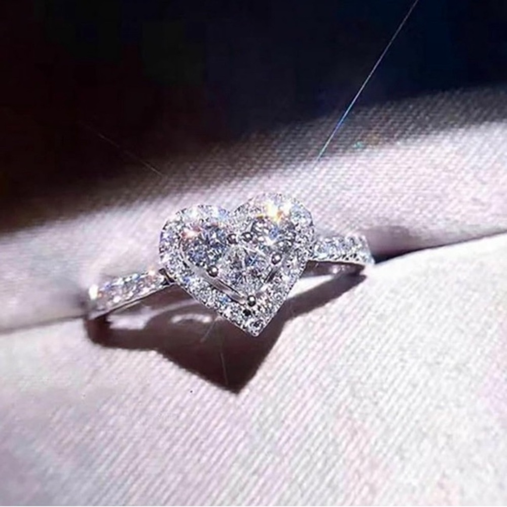 Elegant Heart-Shaped Ring new size 6